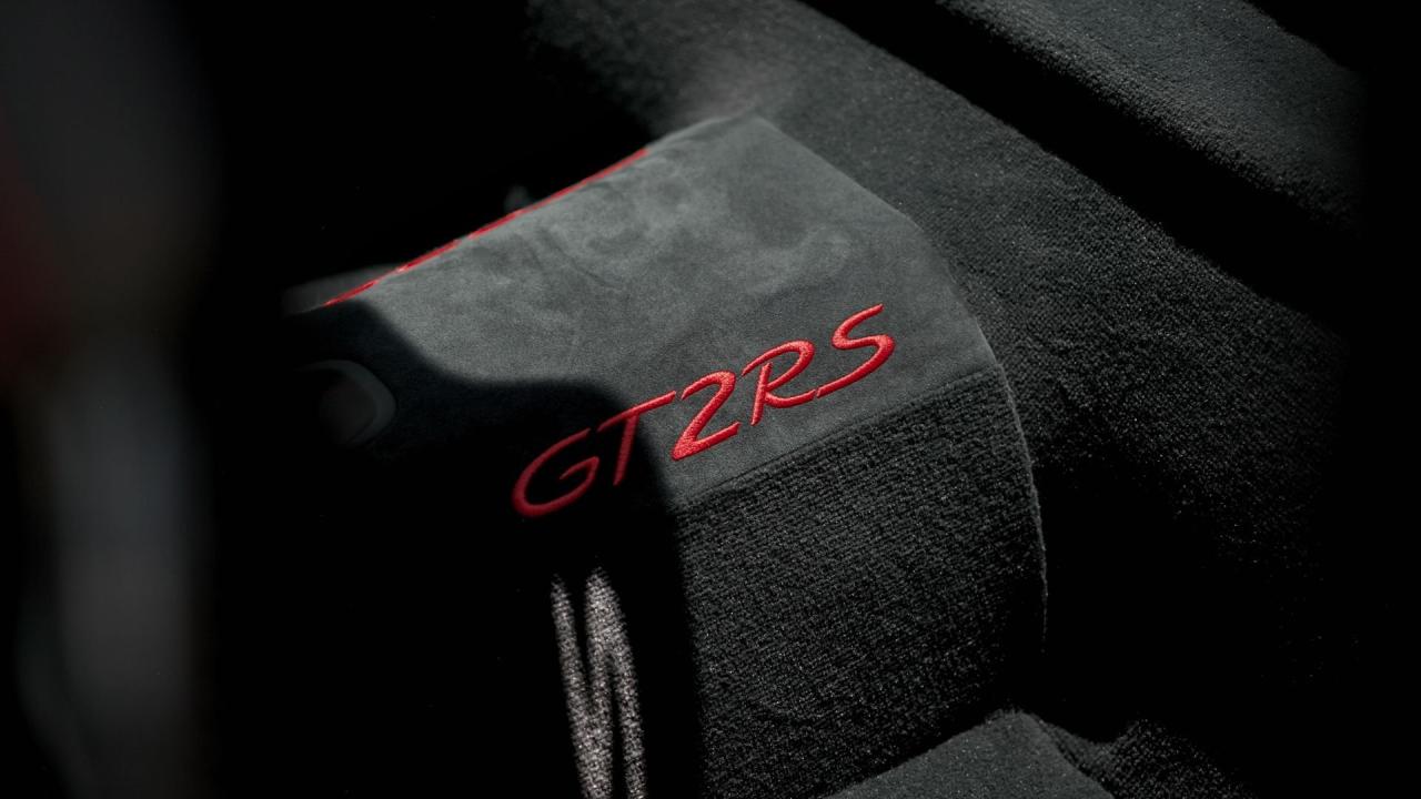 2018 Porsche 911 GT2 RS Weissach Package