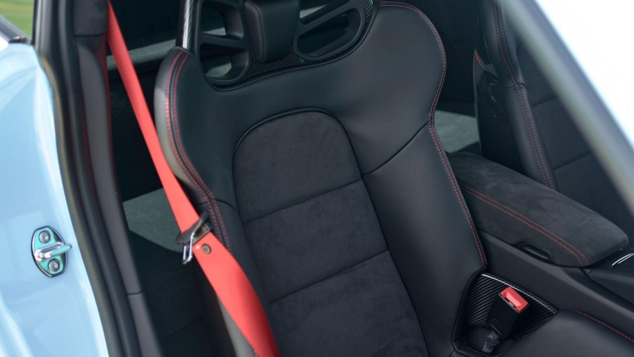 2018 Porsche 911 GT2 RS Weissach Package