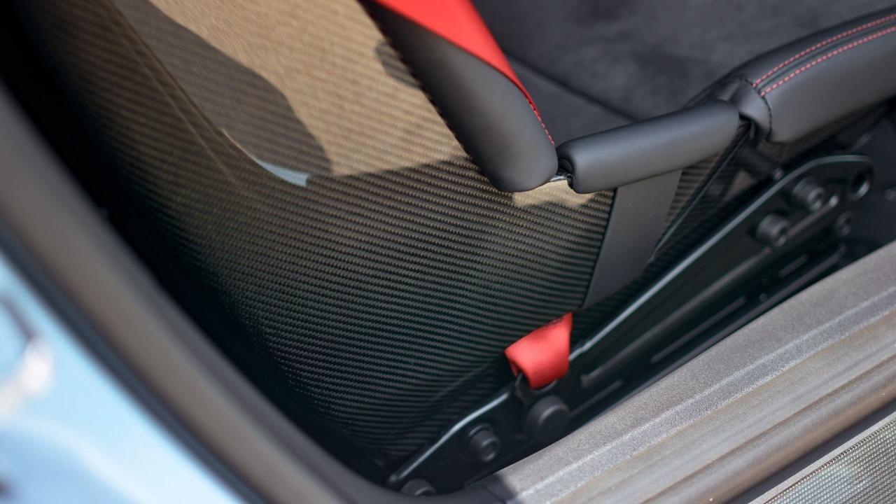 2018 Porsche 911 GT2 RS Weissach Package