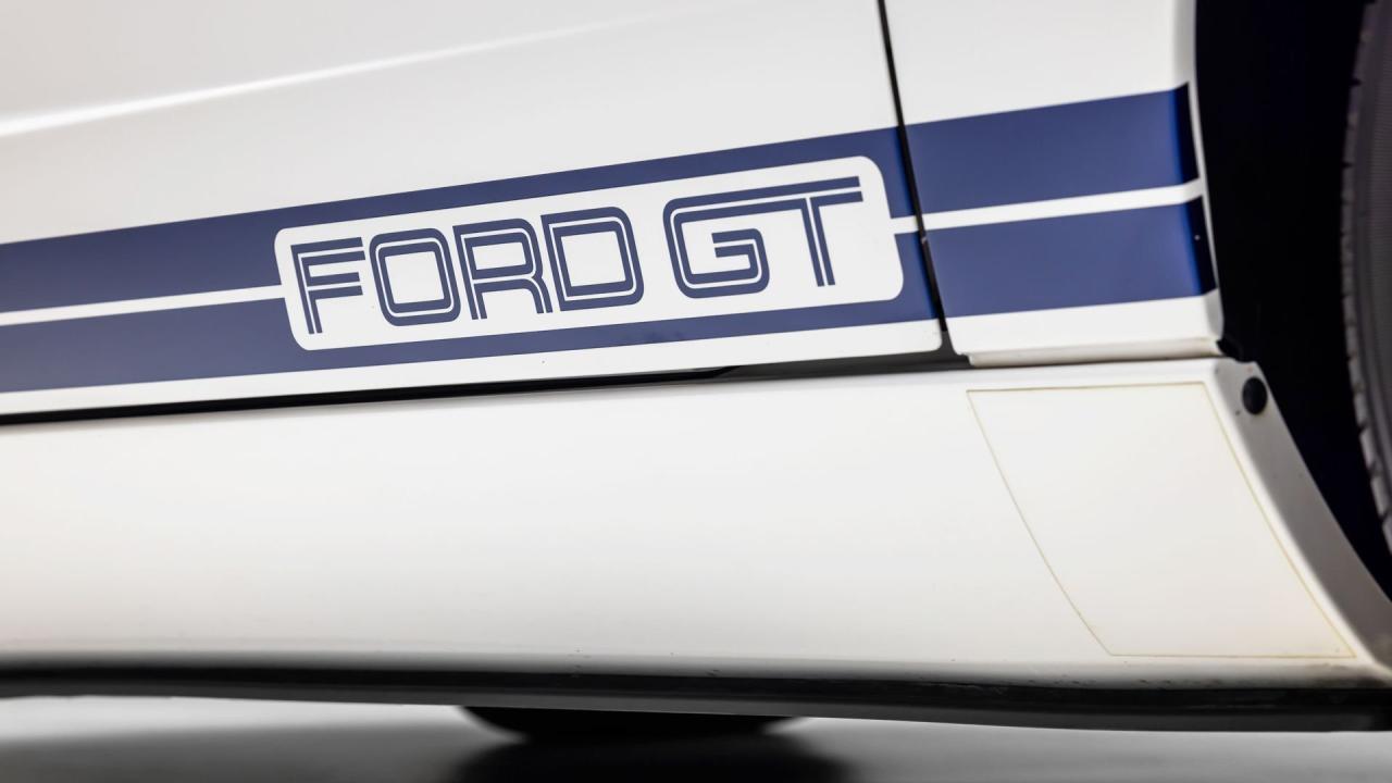 2005 Ford GT