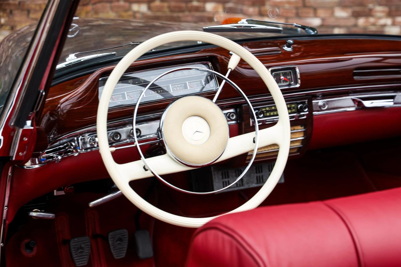 1960 Mercedes - Benz Mercedes Benz 220 SE Cabriolet &ldquo;Extensively restored&rdquo;