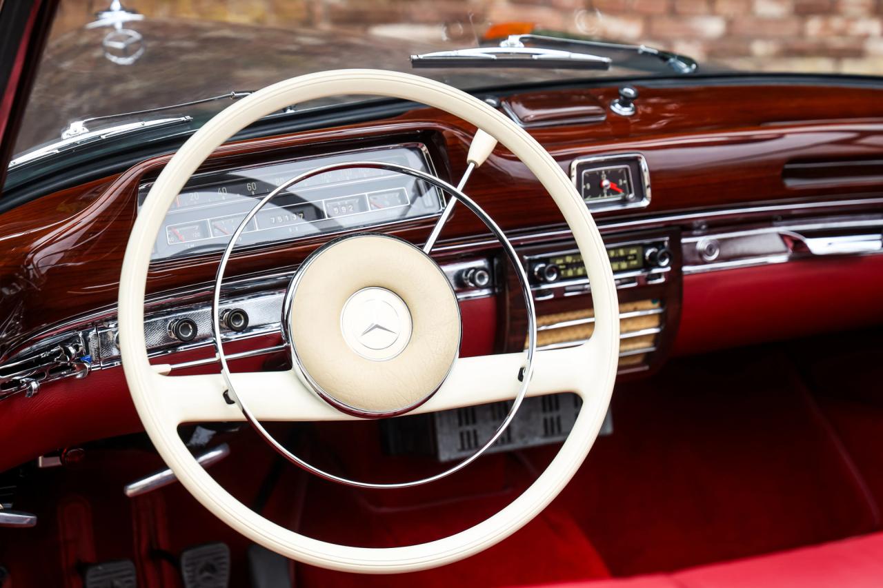 1960 Mercedes - Benz Mercedes Benz 220 SE Cabriolet &ldquo;Extensively restored&rdquo;