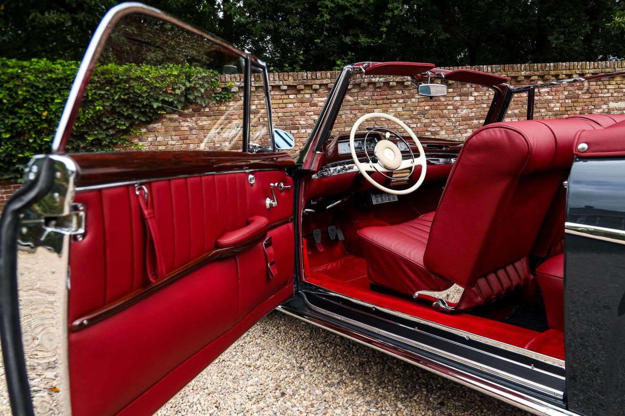1960 Mercedes - Benz Mercedes Benz 220 SE Cabriolet &ldquo;Extensively restored&rdquo;
