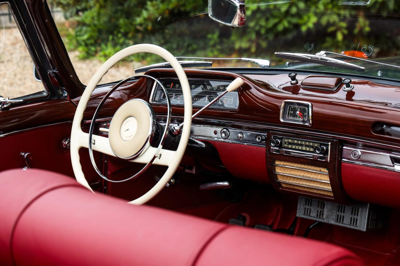 1960 Mercedes - Benz Mercedes Benz 220 SE Cabriolet &ldquo;Extensively restored&rdquo;