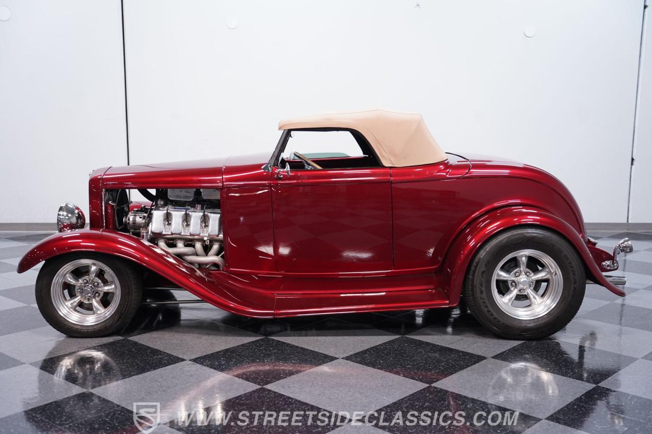 1932 Ford Roadster Boss 9 with Trailer