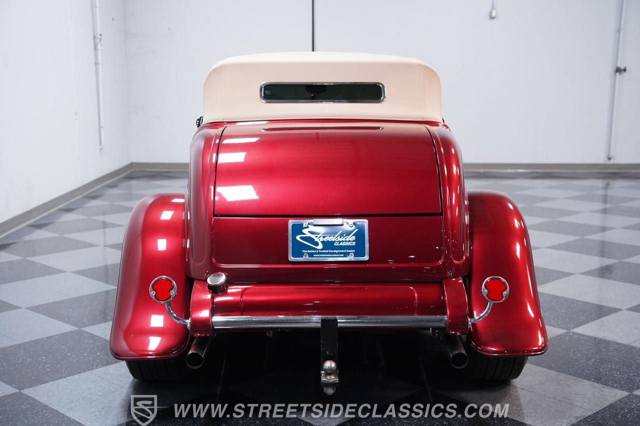 1932 Ford Roadster Boss 9 with Trailer