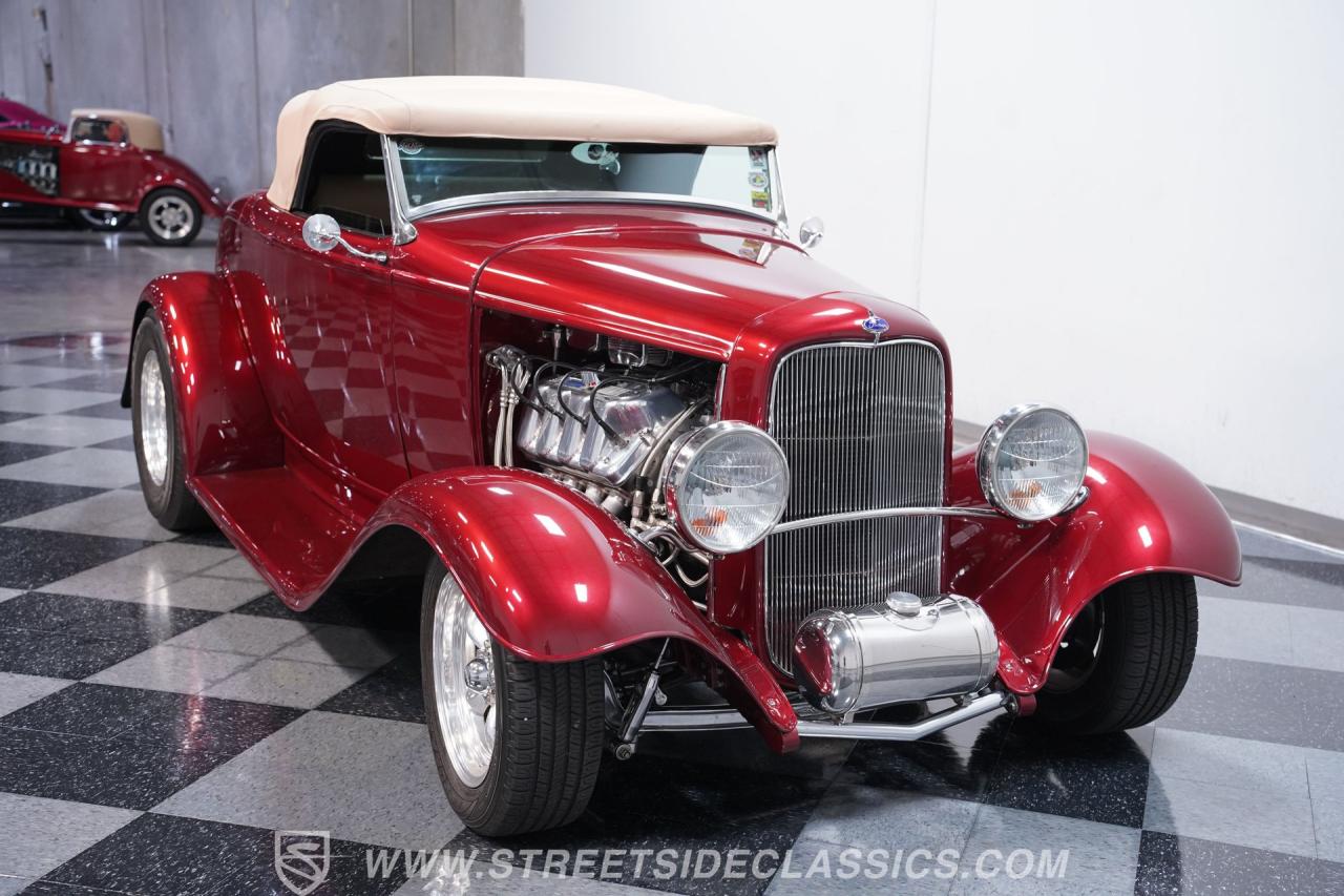 1932 Ford Roadster Boss 9 with Trailer