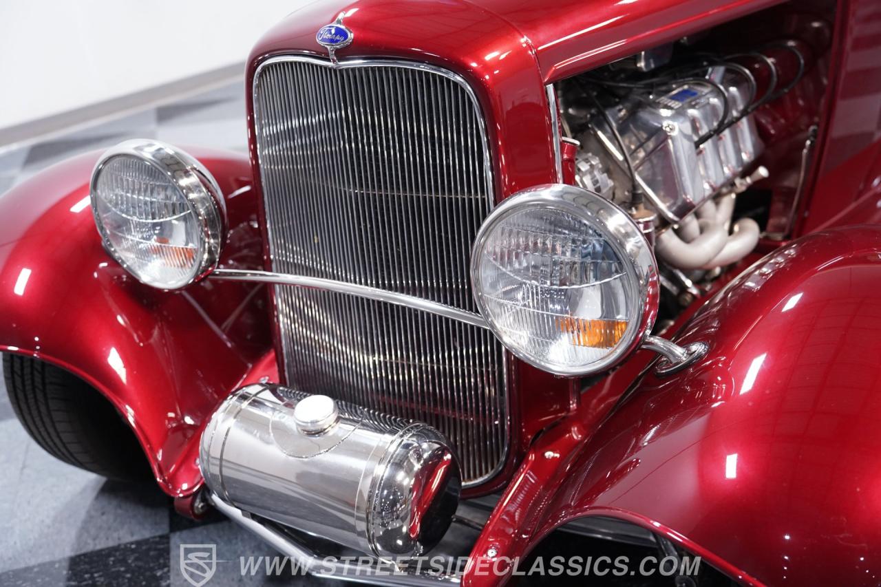1932 Ford Roadster Boss 9 with Trailer