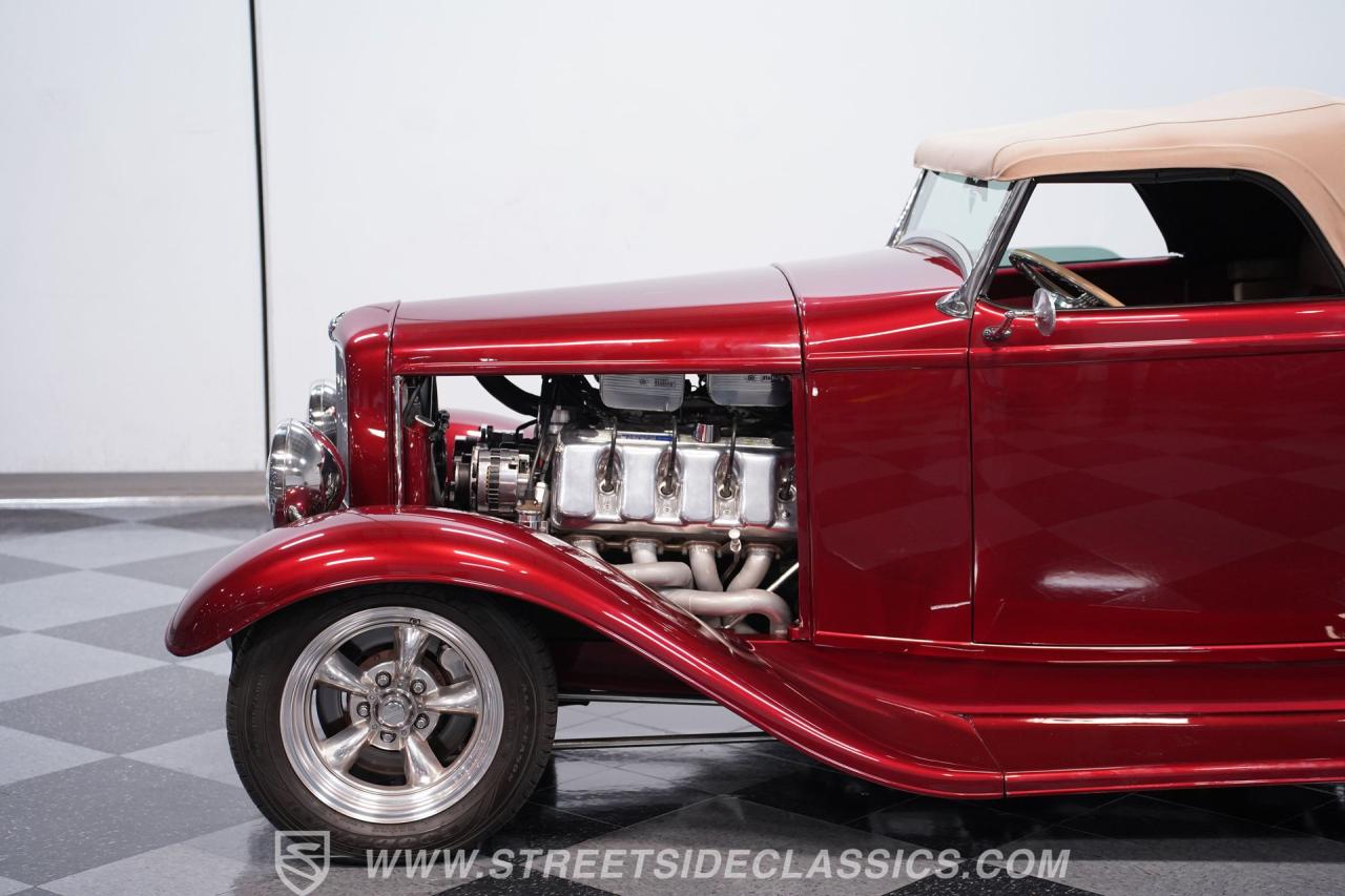 1932 Ford Roadster Boss 9 with Trailer