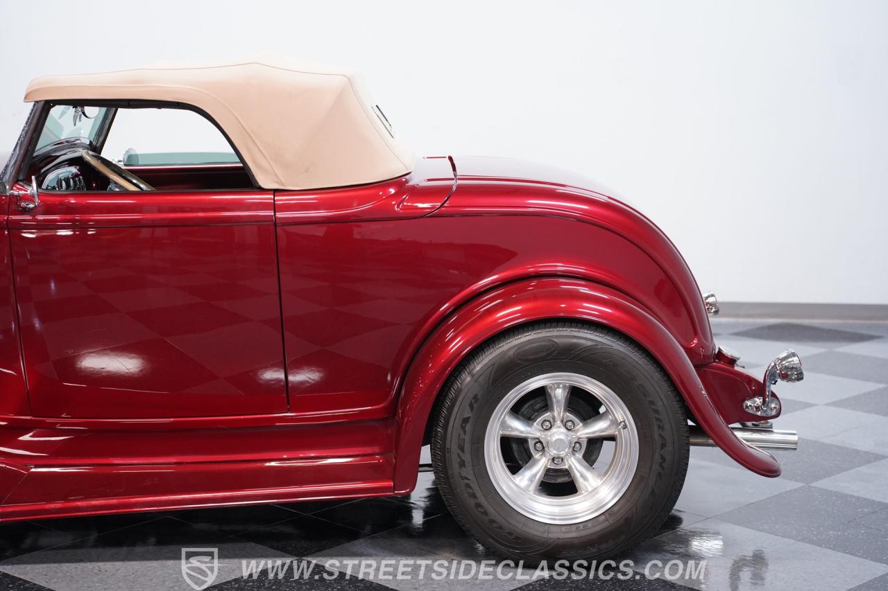 1932 Ford Roadster Boss 9 with Trailer