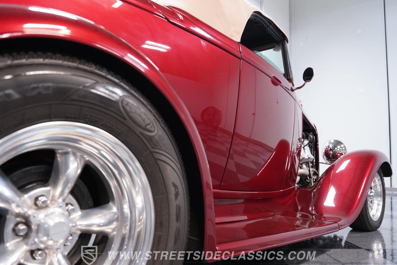 1932 Ford Roadster Boss 9 with Trailer
