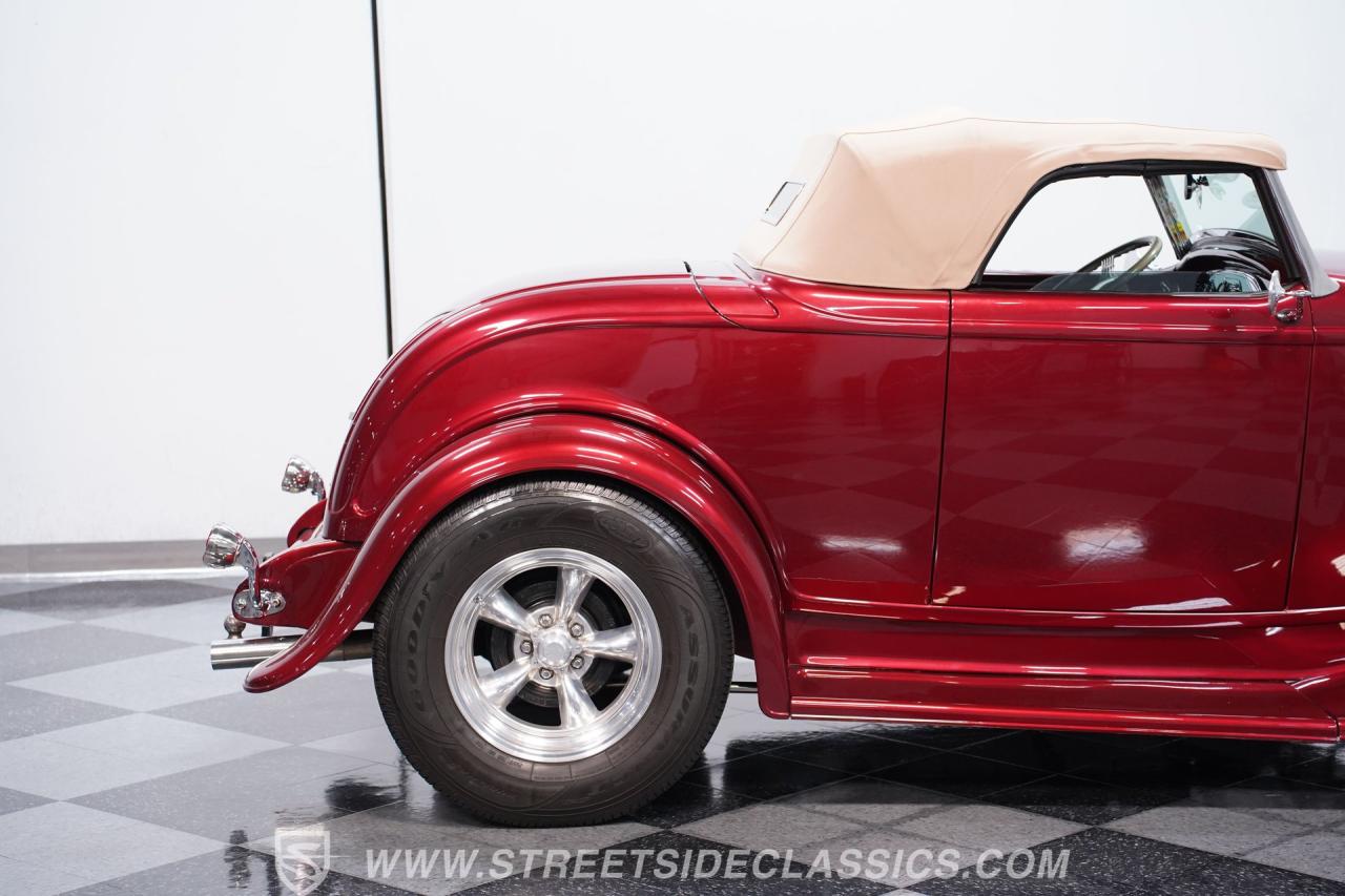 1932 Ford Roadster Boss 9 with Trailer