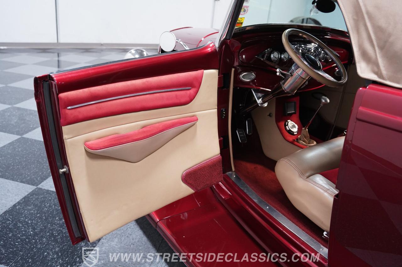1932 Ford Roadster Boss 9 with Trailer