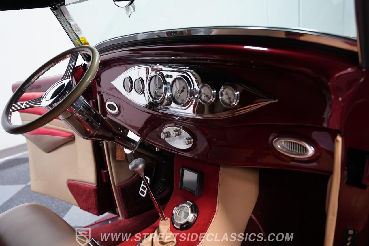 1932 Ford Roadster Boss 9 with Trailer