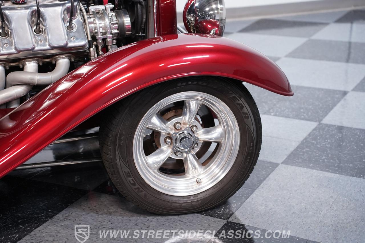 1932 Ford Roadster Boss 9 with Trailer