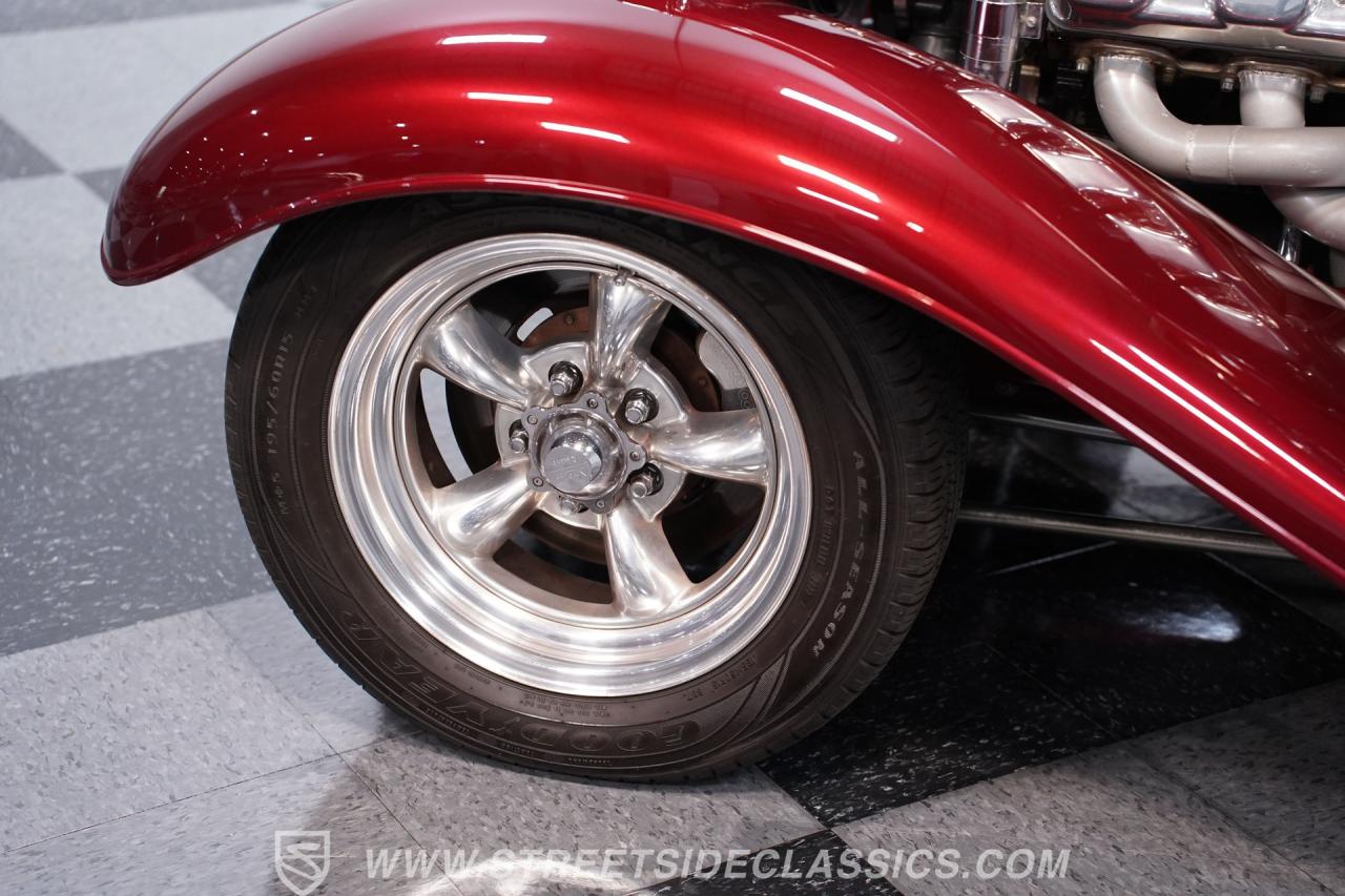1932 Ford Roadster Boss 9 with Trailer