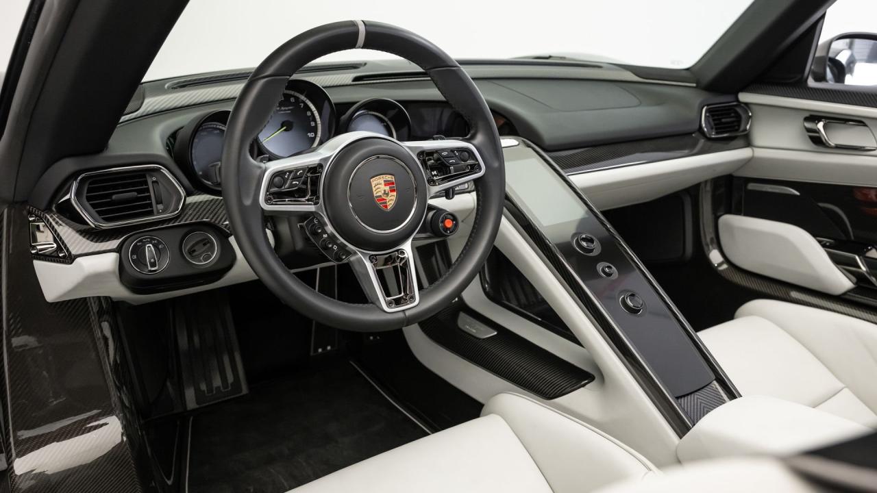 2015 Porsche 918 Spyder