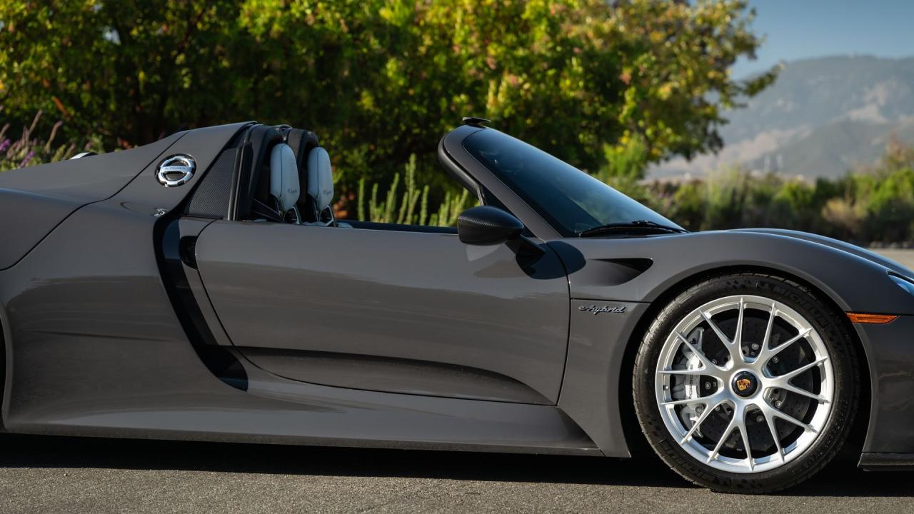 2015 Porsche 918 Spyder