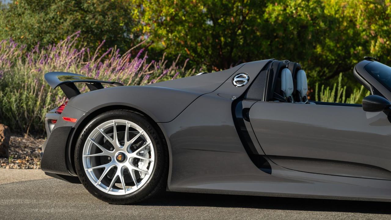 2015 Porsche 918 Spyder