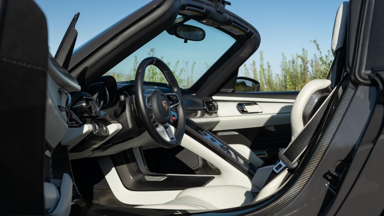 2015 Porsche 918 Spyder