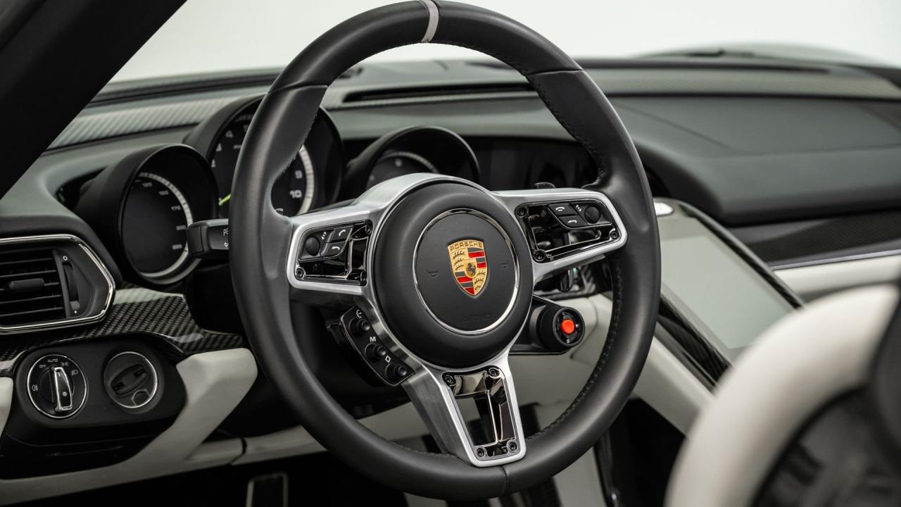 2015 Porsche 918 Spyder