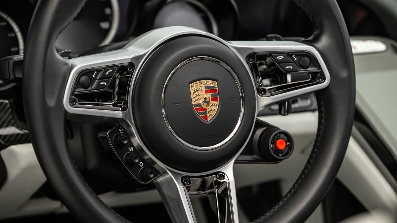 2015 Porsche 918 Spyder
