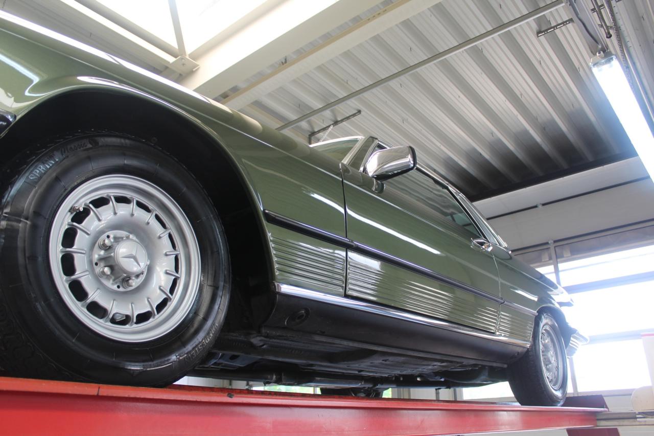 1976 Mercedes - Benz Mercedes Benz 280 SLC &ldquo;Completely green-colored&rdquo;