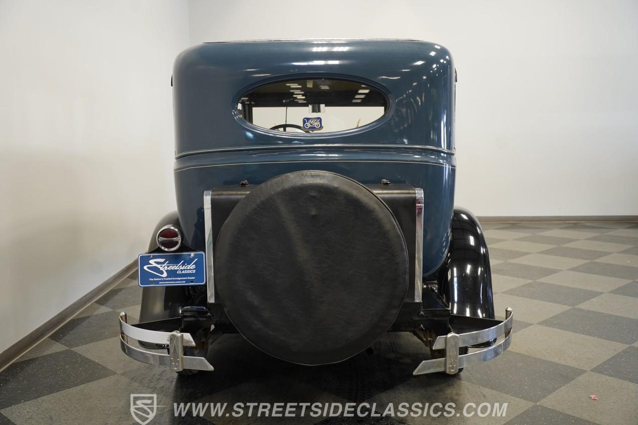 1929 Pontiac Sedan