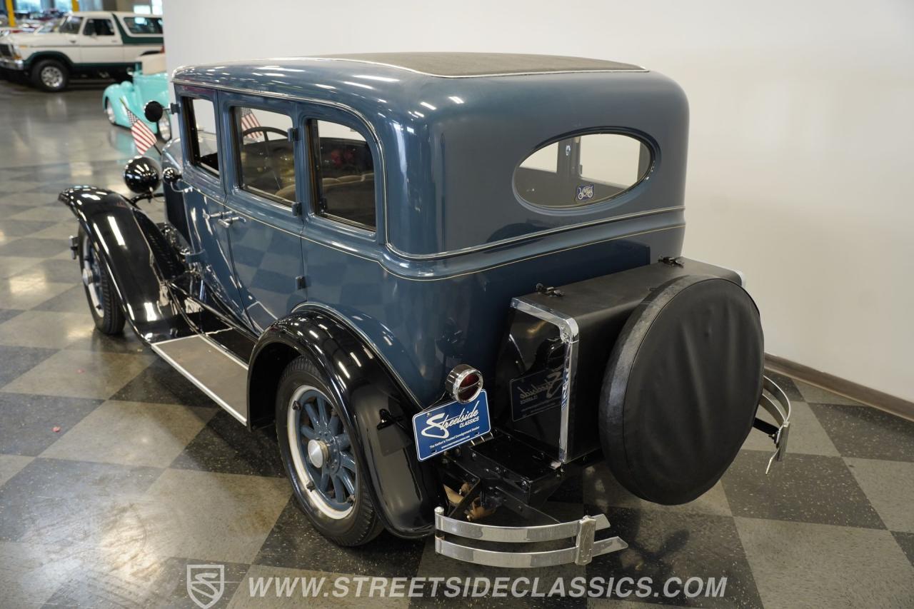 1929 Pontiac Sedan