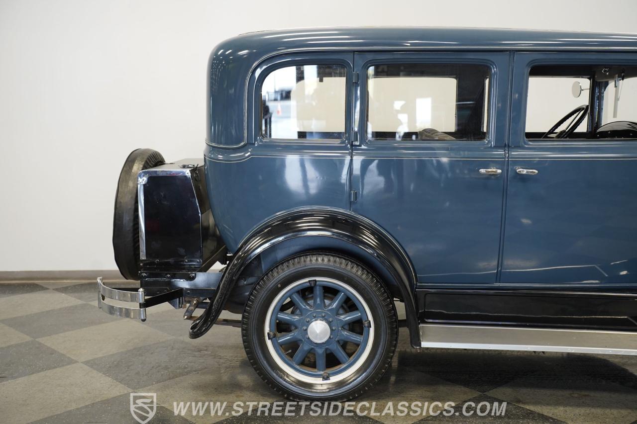 1929 Pontiac Sedan