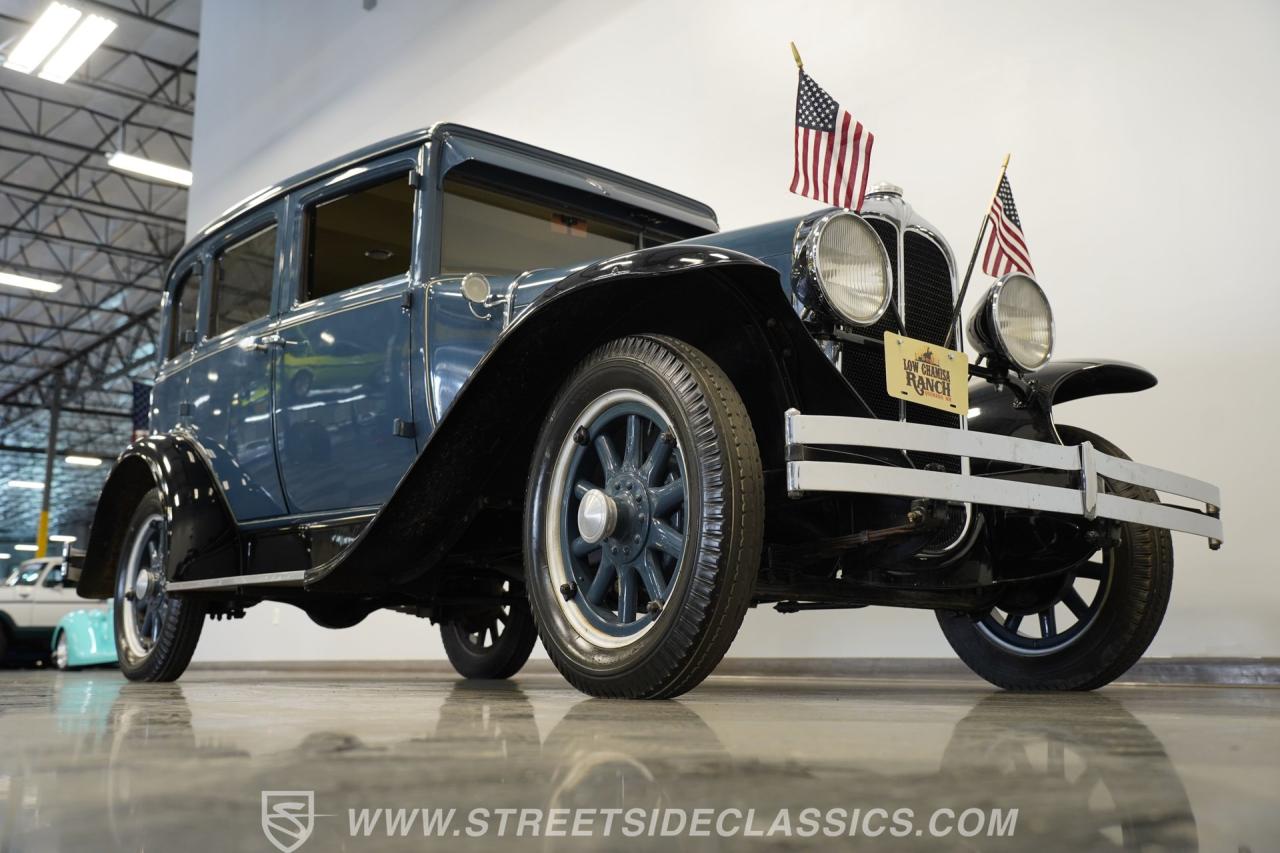 1929 Pontiac Sedan