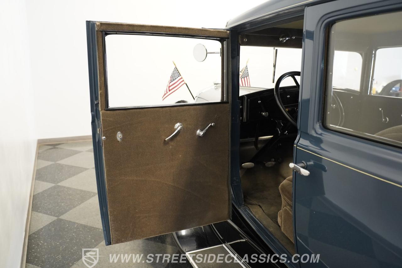 1929 Pontiac Sedan