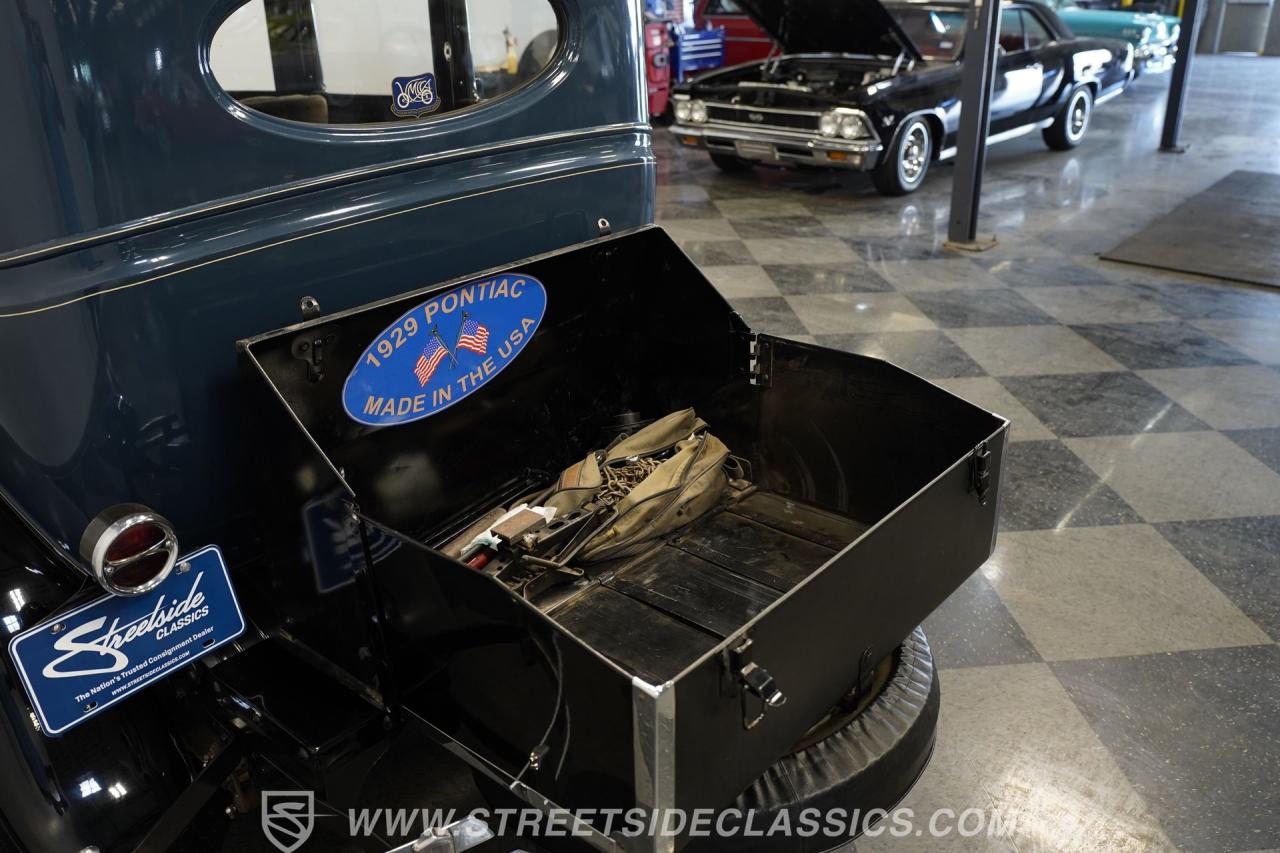 1929 Pontiac Sedan