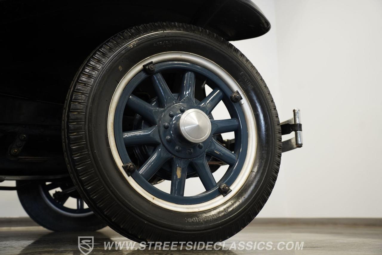 1929 Pontiac Sedan
