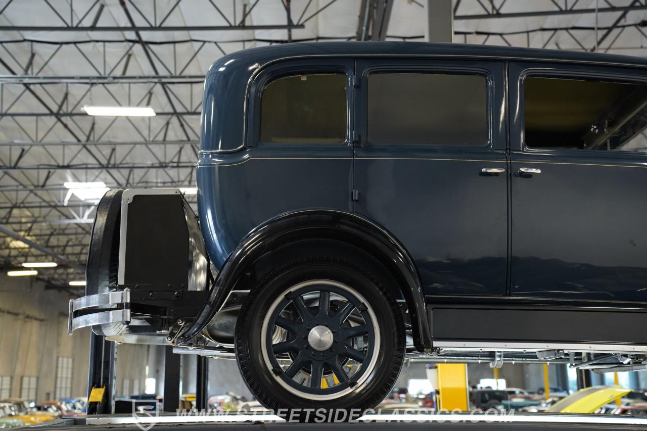 1929 Pontiac Sedan