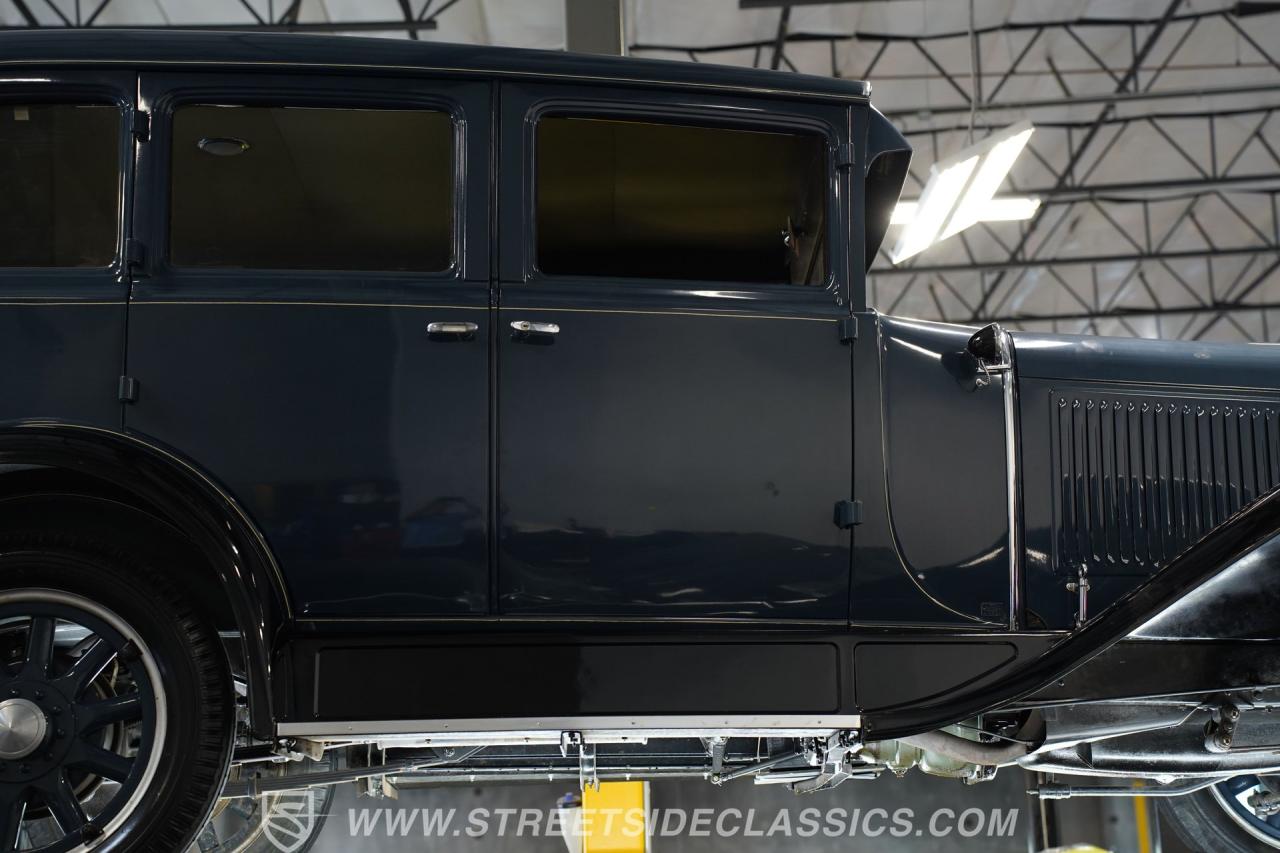 1929 Pontiac Sedan