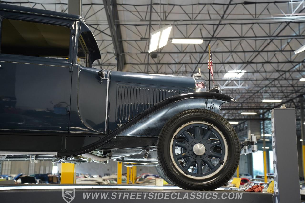 1929 Pontiac Sedan