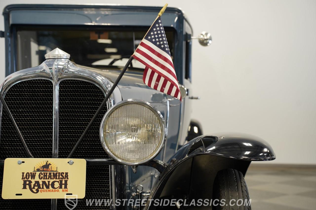 1929 Pontiac Sedan