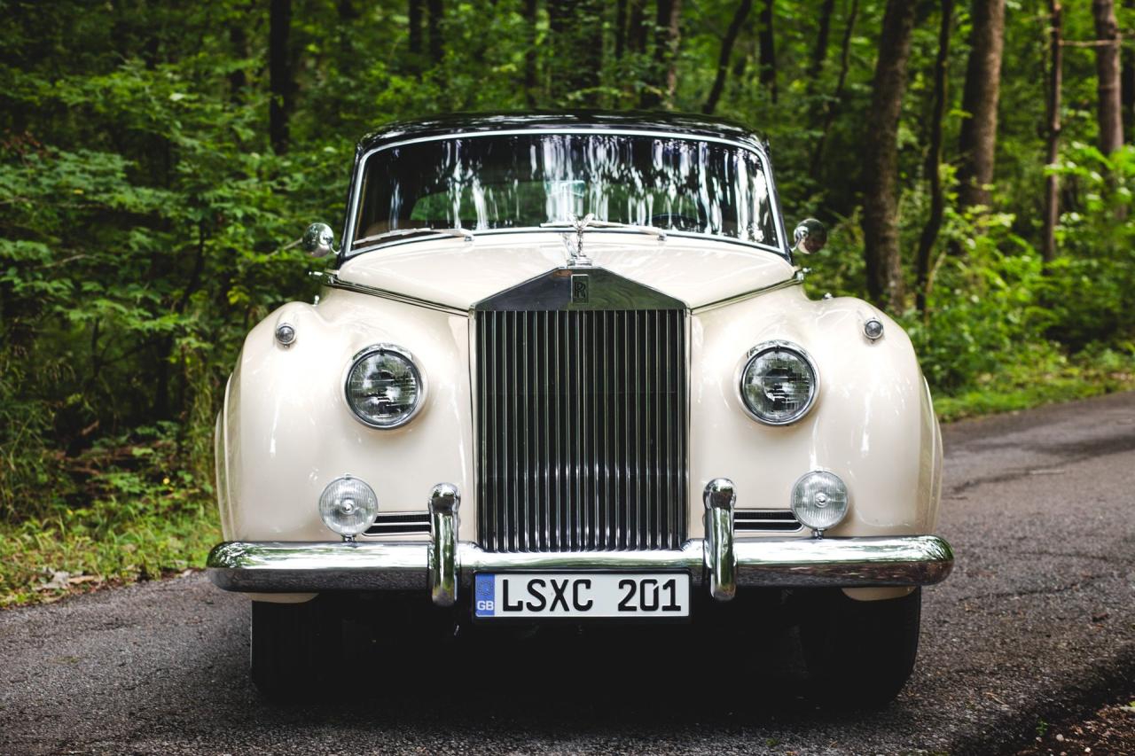 1961 Rolls - Royce Silver Cloud