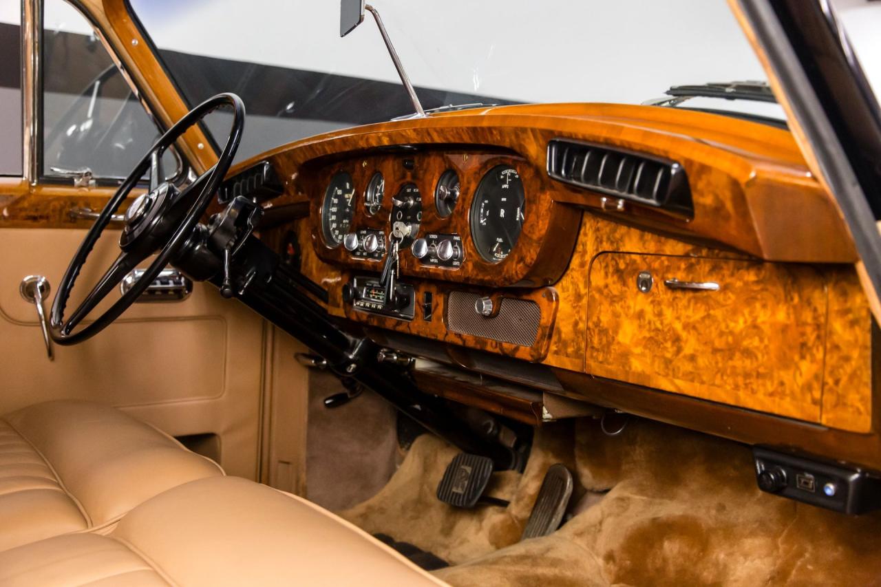 1961 Rolls - Royce Silver Cloud