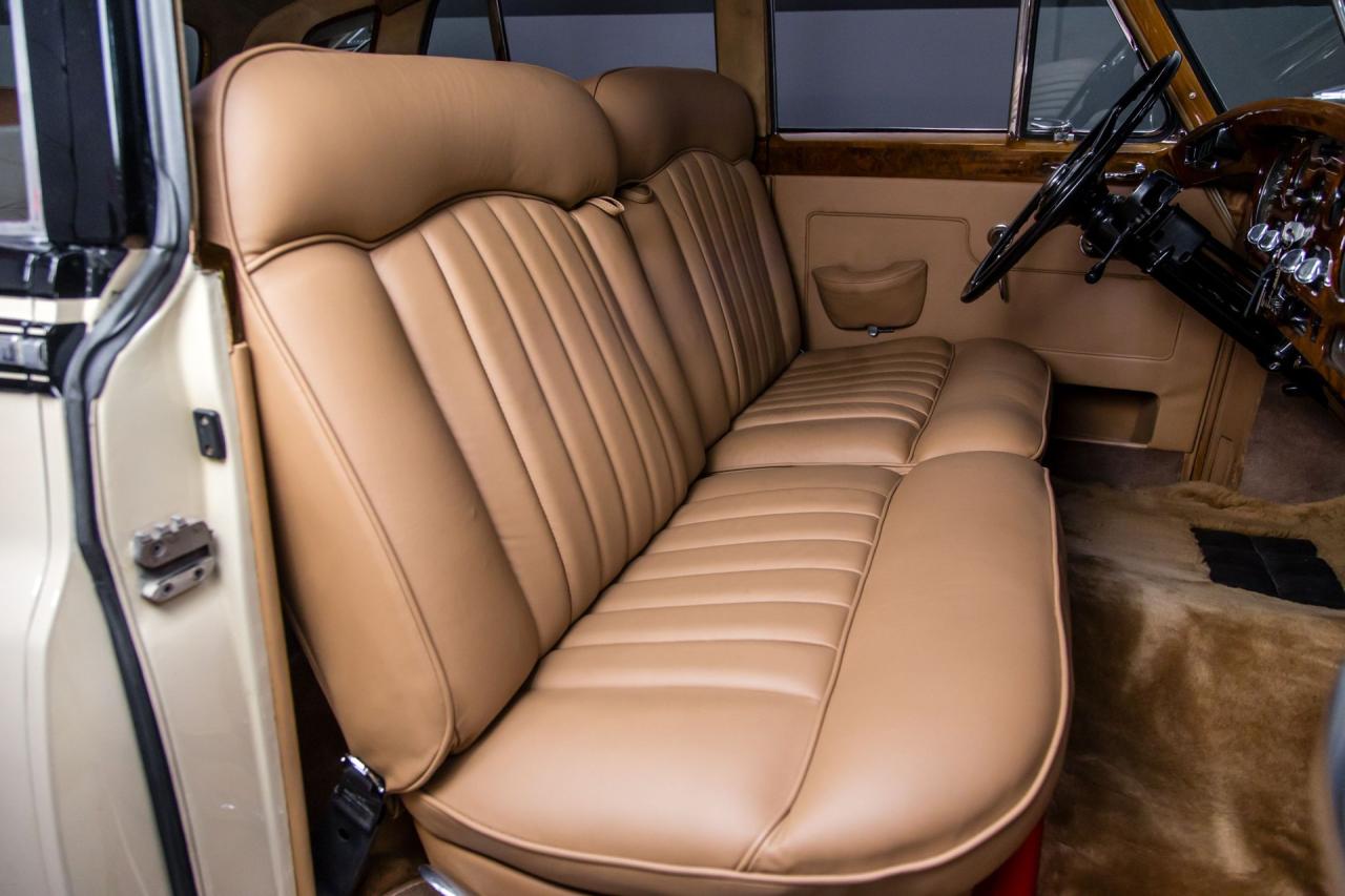 1961 Rolls - Royce Silver Cloud