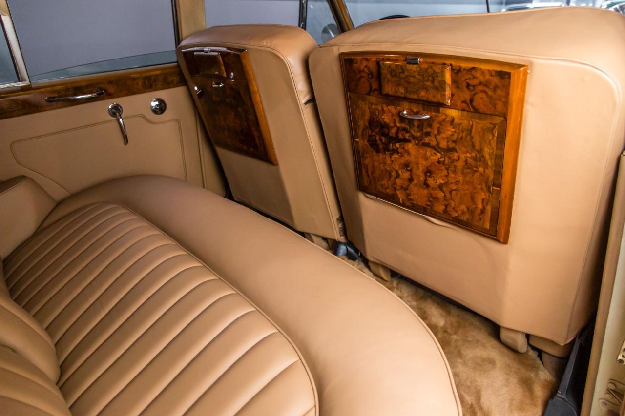1961 Rolls - Royce Silver Cloud