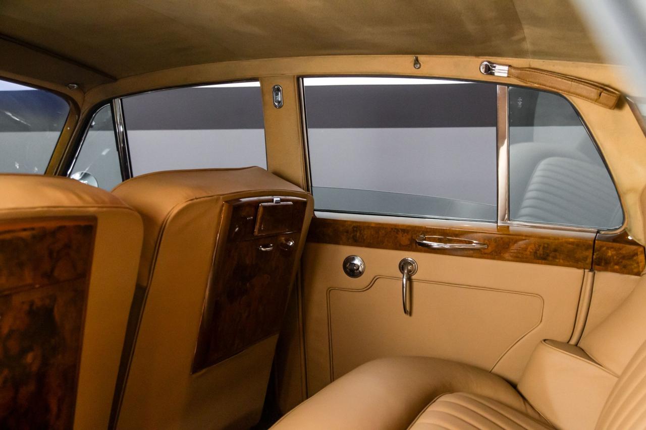 1961 Rolls - Royce Silver Cloud