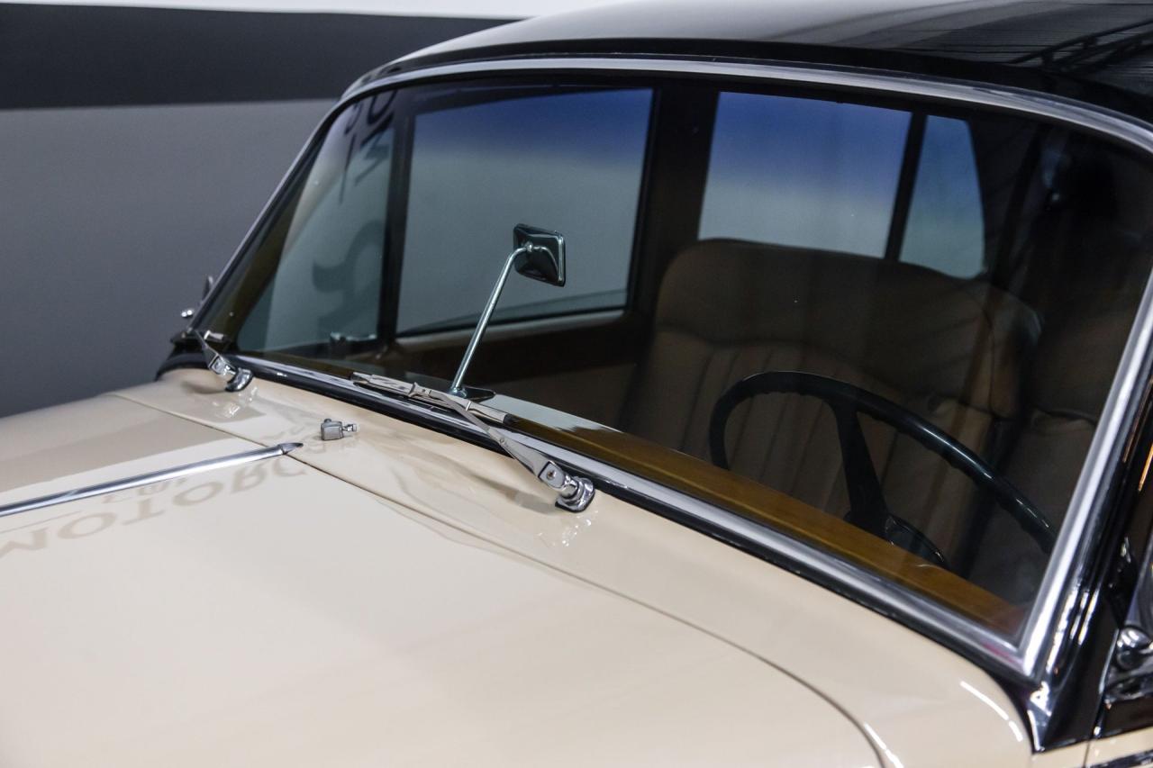 1961 Rolls - Royce Silver Cloud