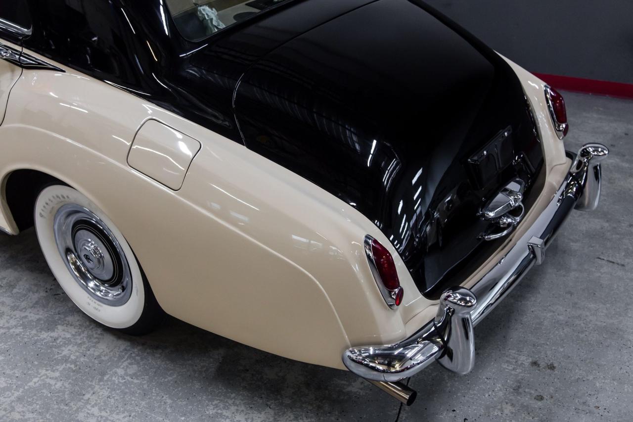 1961 Rolls - Royce Silver Cloud