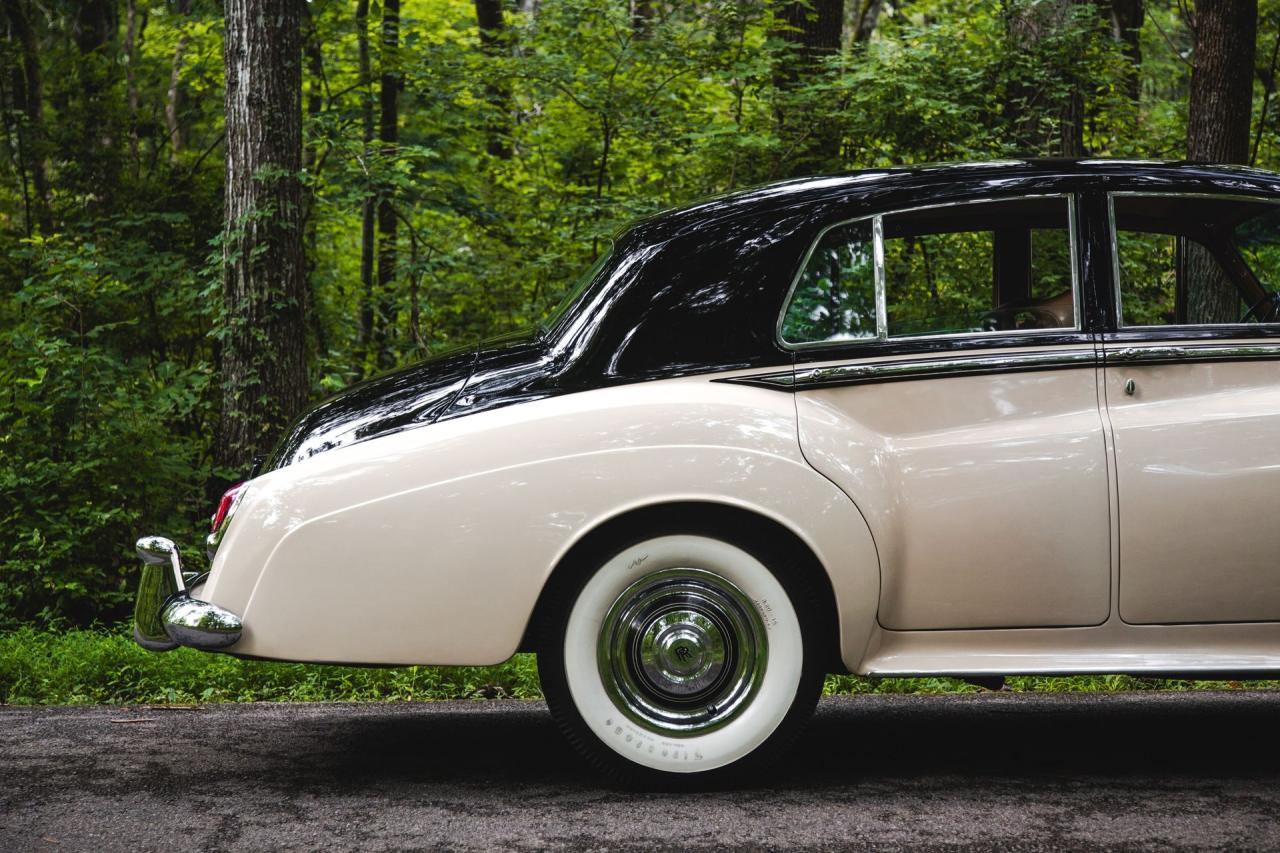 1961 Rolls - Royce Silver Cloud