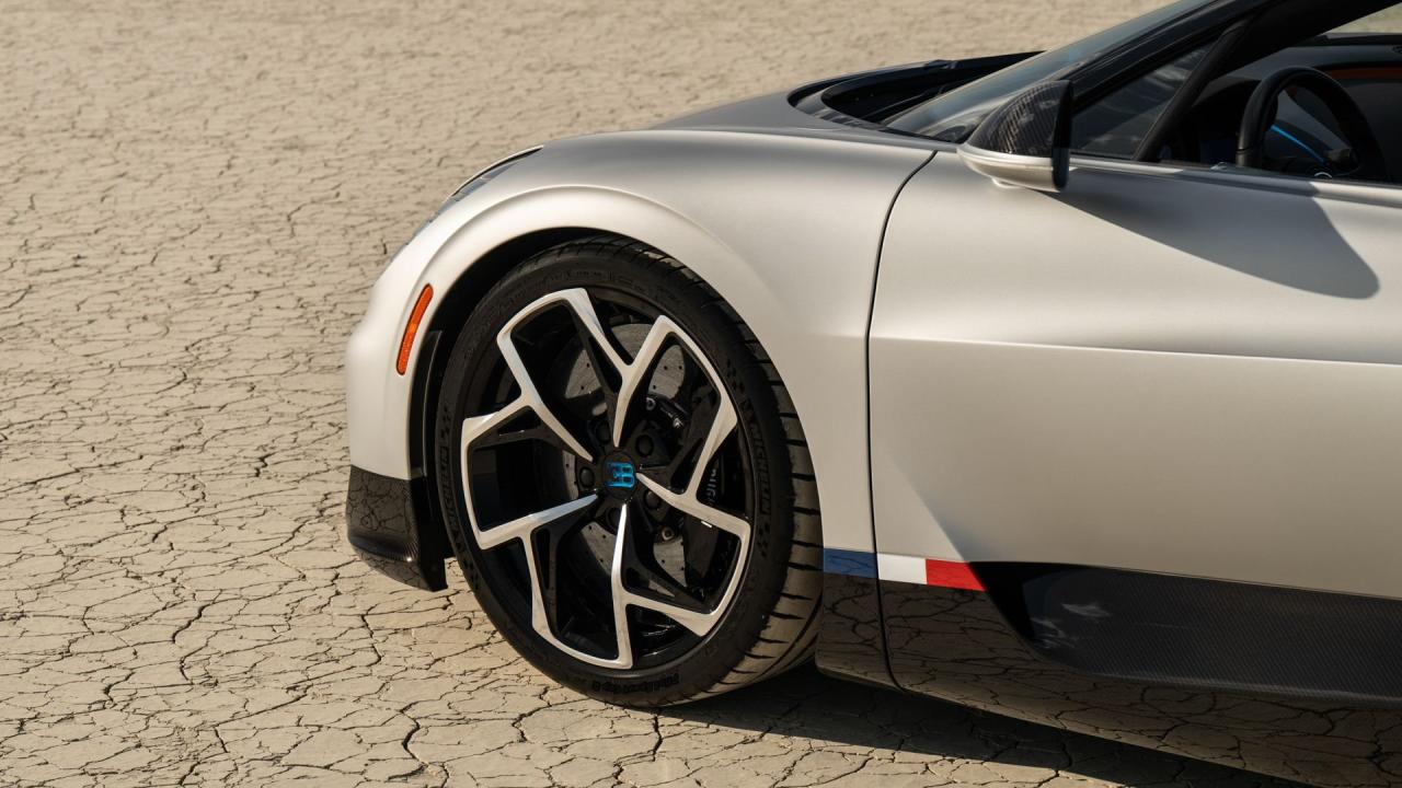 2025 Bugatti W16 Mistral
