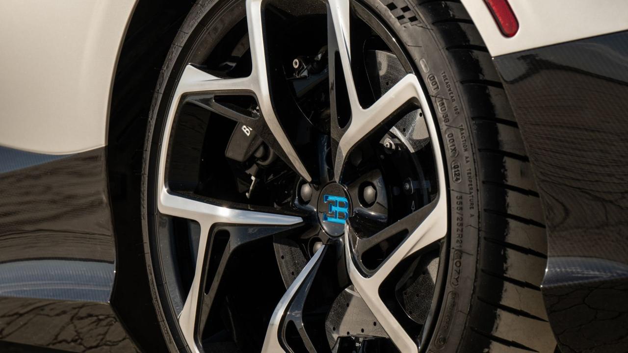 2025 Bugatti W16 Mistral