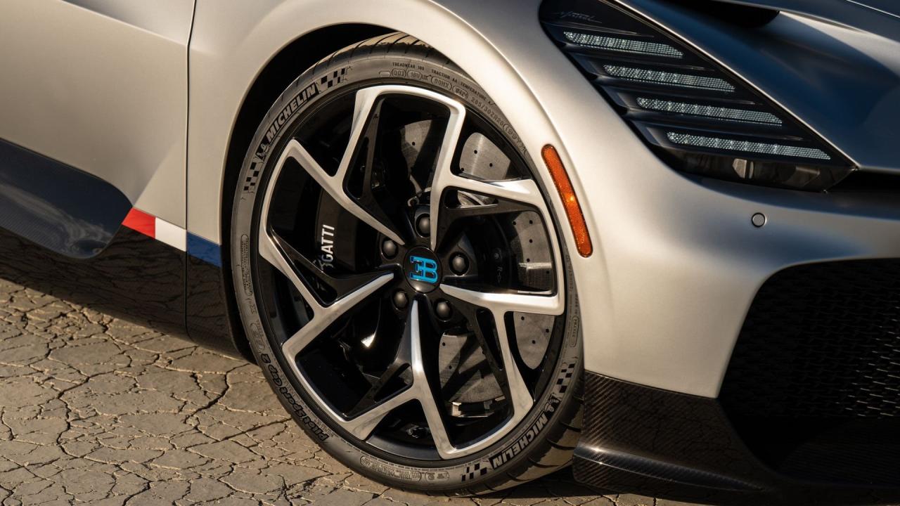2025 Bugatti W16 Mistral