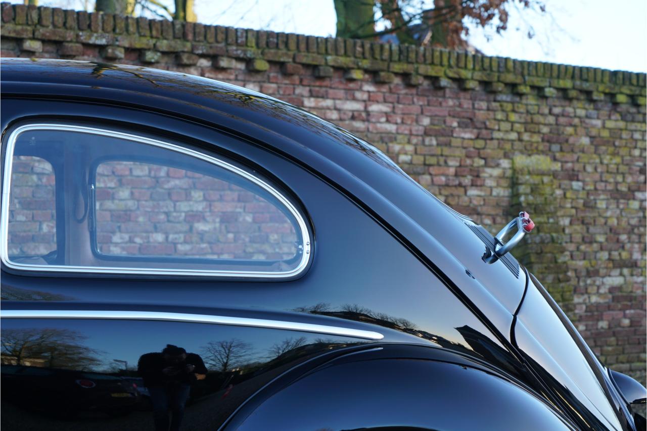 1955 Volkswagen Beetle Oval-Window &ldquo;Restored to its original purity&rdquo;